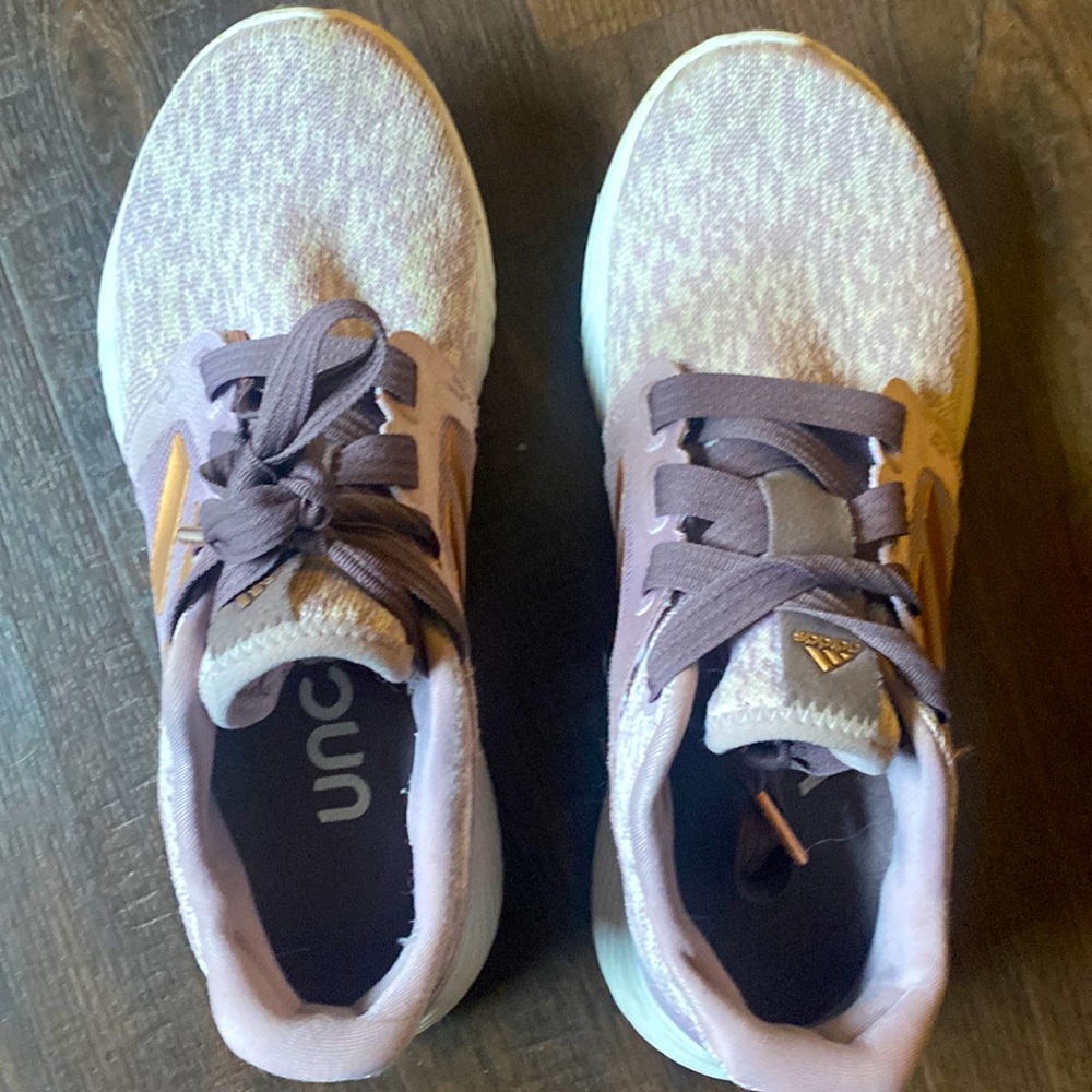 Adidas tennis shoes in great condition